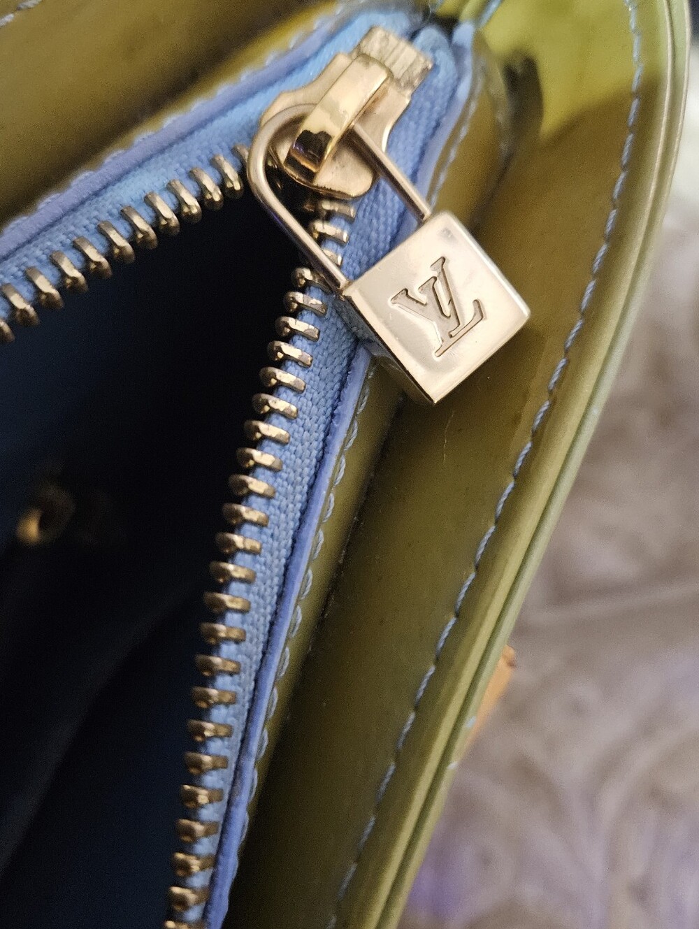Louis Vuitton Olive Patent Monogram Leather Tote with Tan Straps - Picture 9 of 12